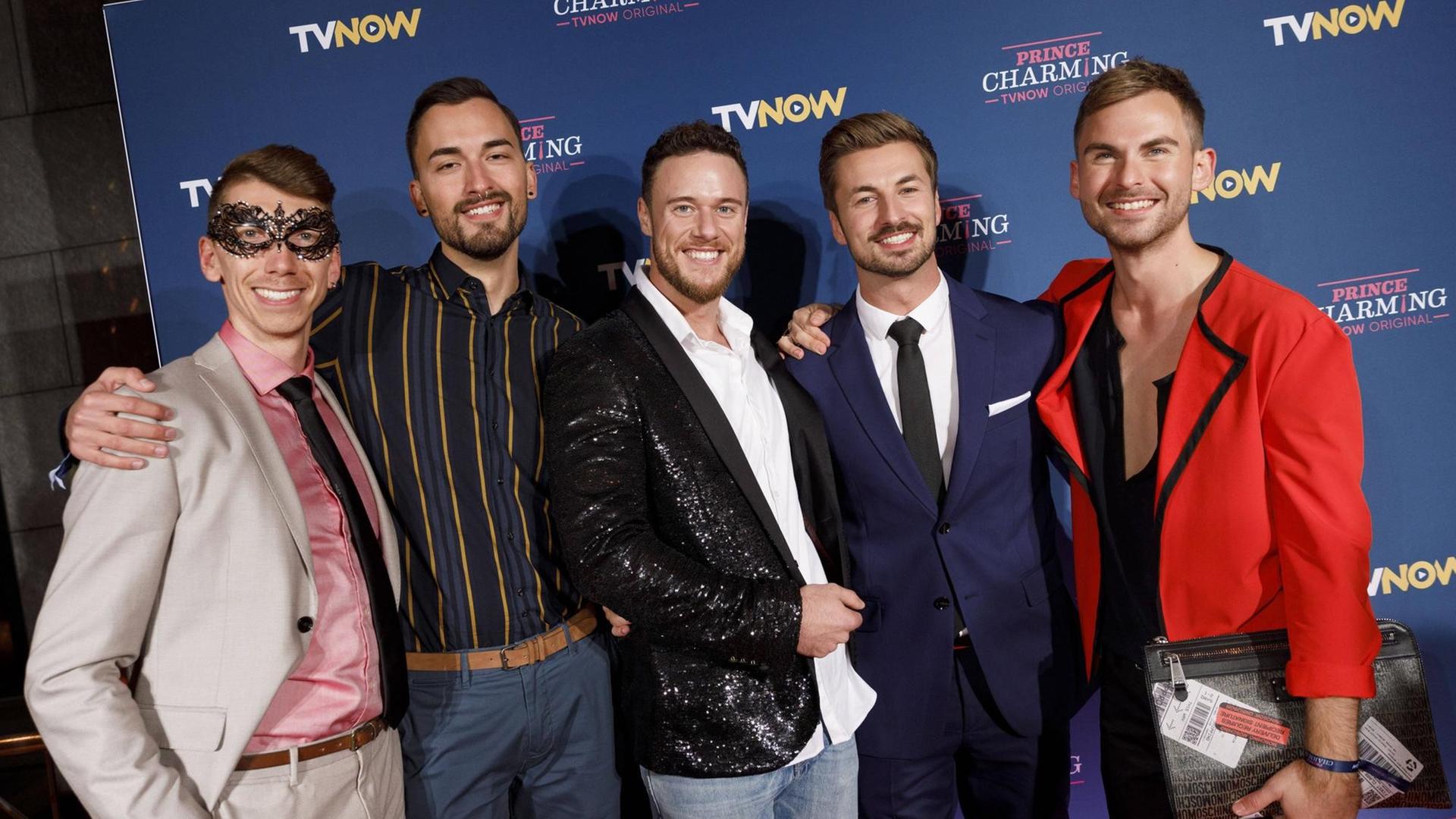 Nicolas Puschmann mit Kandidaten Manuel, Antonio, Simon und Pascal bei der Premiere der TVNOW Gay-Dating-Show Prince Charming. Nicolas Puschmann mit Kandidaten Manuel, Antonio, Simon und Pascal bei der Premiere der TVNOW Gay-Dating-Show Prince Charming.