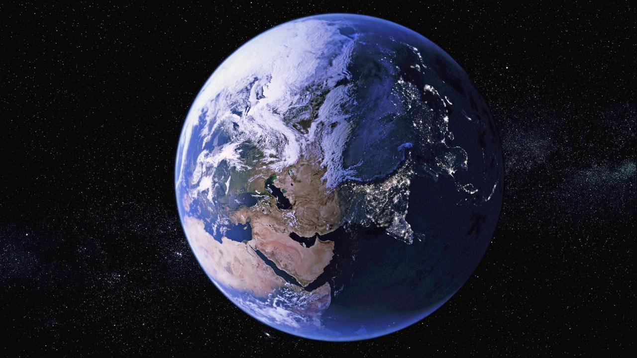 Europa und der Nahe Osten am Tag mit Indien und Südostasien bei Nacht vom Weltraum. Europa und der Nahe Osten am Tag mit Indien und Südostasien bei Nacht vom Weltraum.