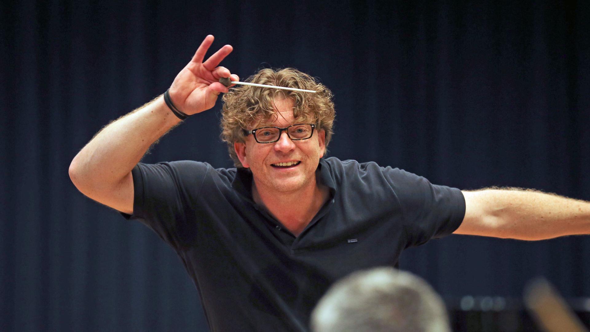 Probe der Stuttgarter Philharmoniker am 17.06.2014 im Gustav-Siegle-Haus in Stuttgart mit Dirigent Marcus Bosch Probe der Stuttgarter Philharmoniker am 17.06.2014 im Gustav-Siegle-Haus in Stuttgart mit Dirigent Marcus Bosch