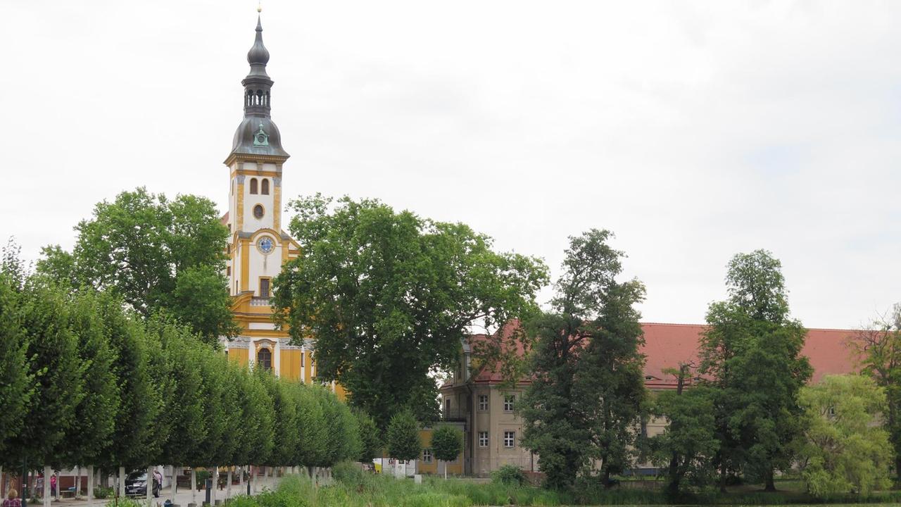 Blick auf die barocke Kirche in Neuzelle Blick auf die barocke Kirche in Neuzelle