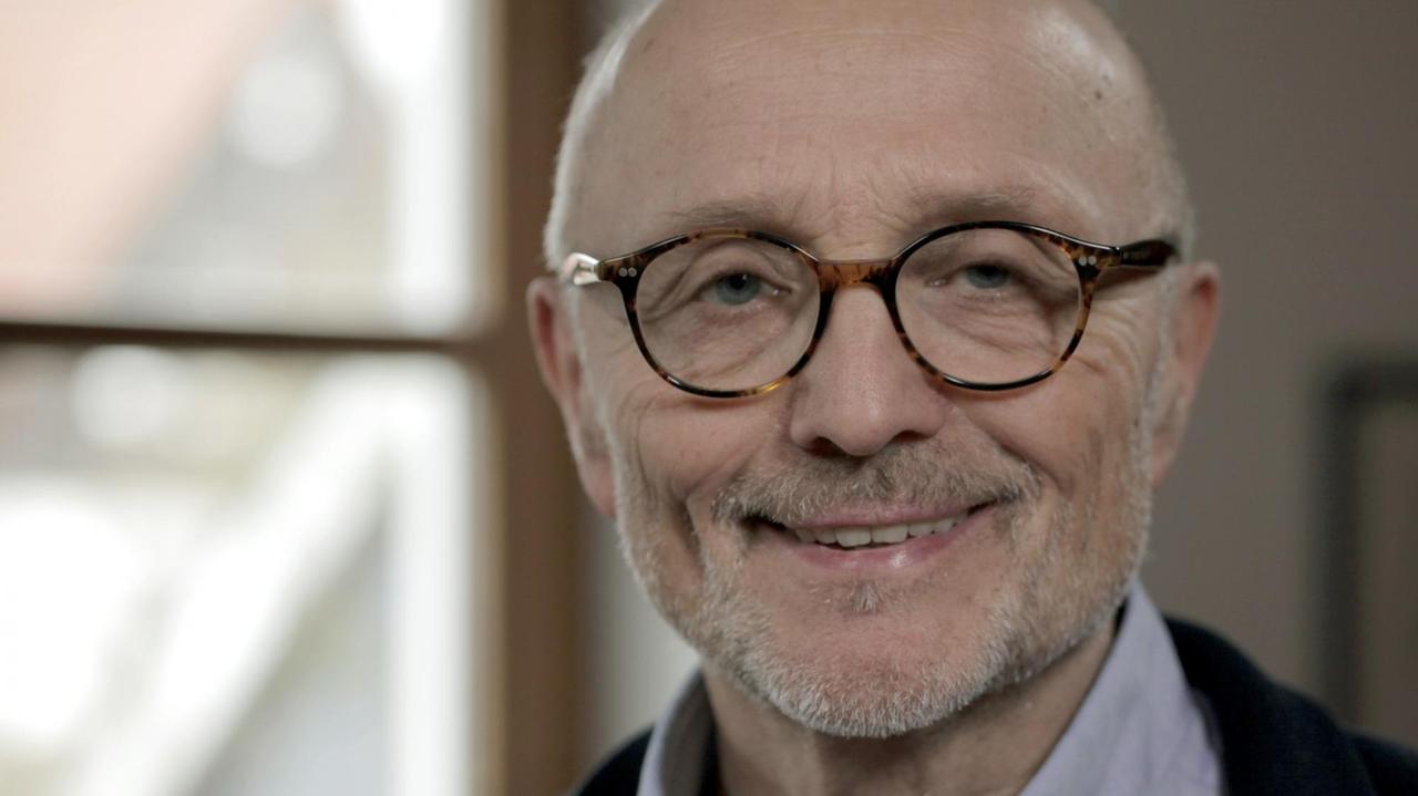 Georg Pieper, psychologischer Psychotherapeut, hat eine eigene Praxis für Trauma- und Stressbewältigung. Georg Pieper, psychologischer Psychotherapeut, hat eine eigene Praxis für Trauma- und Stressbewältigung.