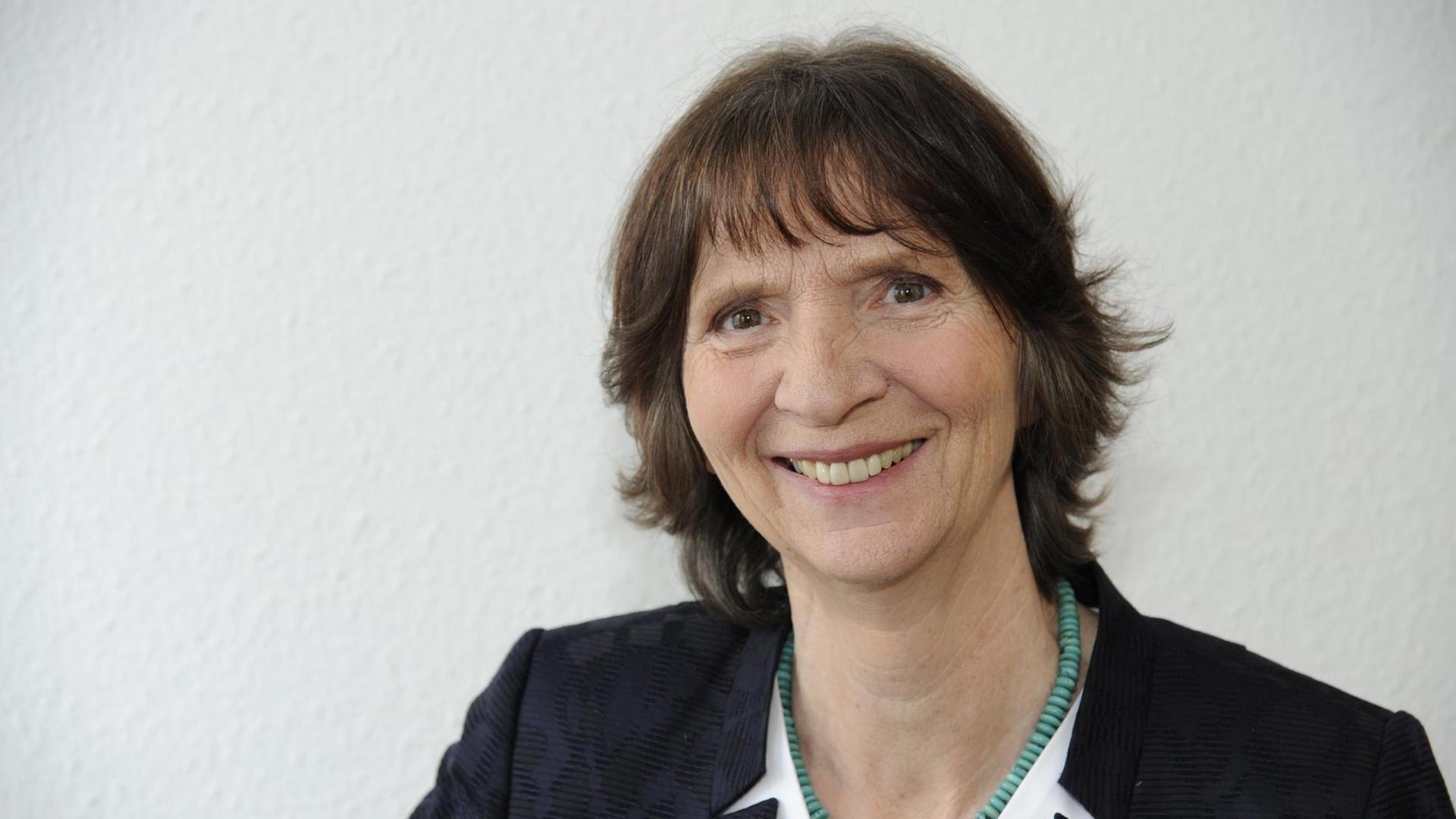 Die Konstanzer Literatur- und Kulturwissenschaftlerin Aleida Assmann, aufgenommen am 25.01.2015 in Köln. Die Konstanzer Literatur- und Kulturwissenschaftlerin Aleida Assmann, aufgenommen am 25.01.2015 in Köln.