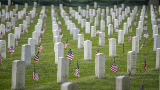 Im Tod sind alle gleich. Gräber amerikanischer Militärs und Angehöriger auf dem Warlington Friedhof bei Washington