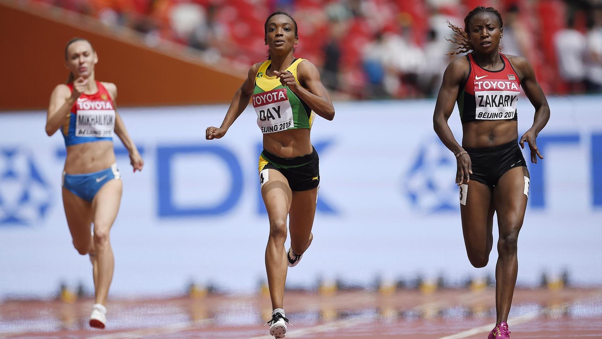 Die 400-Meter-Läuferinnen Christine Day aus Jamaika und Joyce Zakary bei einem Wettlauf. Die 400-Meter-Läuferinnen Christine Day aus Jamaika und Joyce Zakary bei einem Wettlauf.