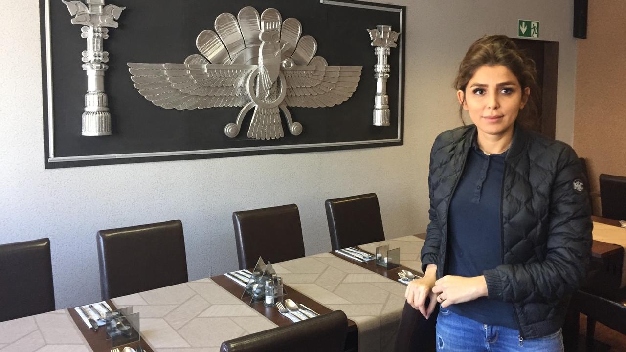 Shaprak Ghanbari in ihrem persischen Restaurant "Schmetterling" in der Chemnitzer Innnenstadt. Shaprak Ghanbari in ihrem persischen Restaurant "Schmetterling" in der Chemnitzer Innnenstadt.