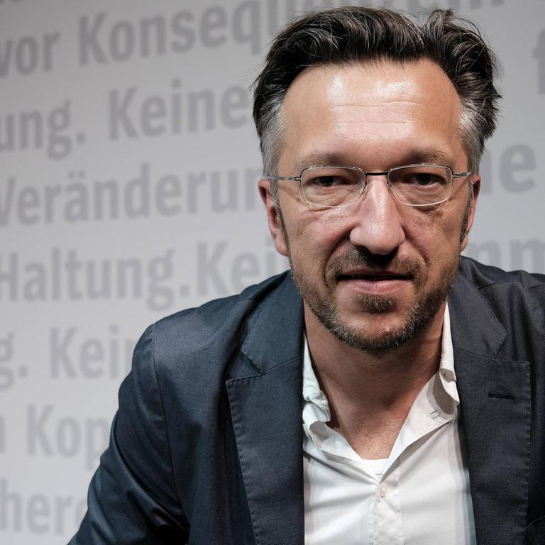 Lukas Bärfuss, Schweizer Schriftsteller und Dramaturg auf der Buchmesse Frankfurt 2019 Lukas Bärfuss, Schweizer Schriftsteller und Dramaturg auf der Buchmesse Frankfurt 2019