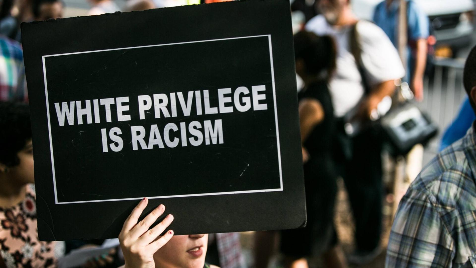 Demonstrantn in New York im Jahr 2016 Demonstrantn in New York im Jahr 2016