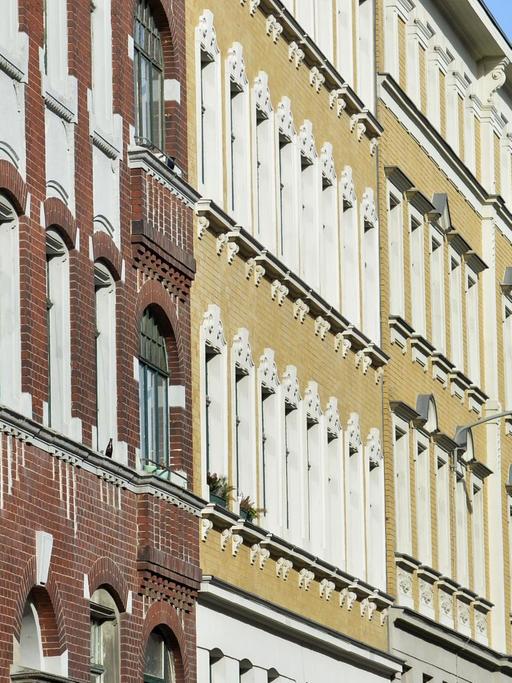 Fassaden sanierter Altbauten in Leipzig Connewitz