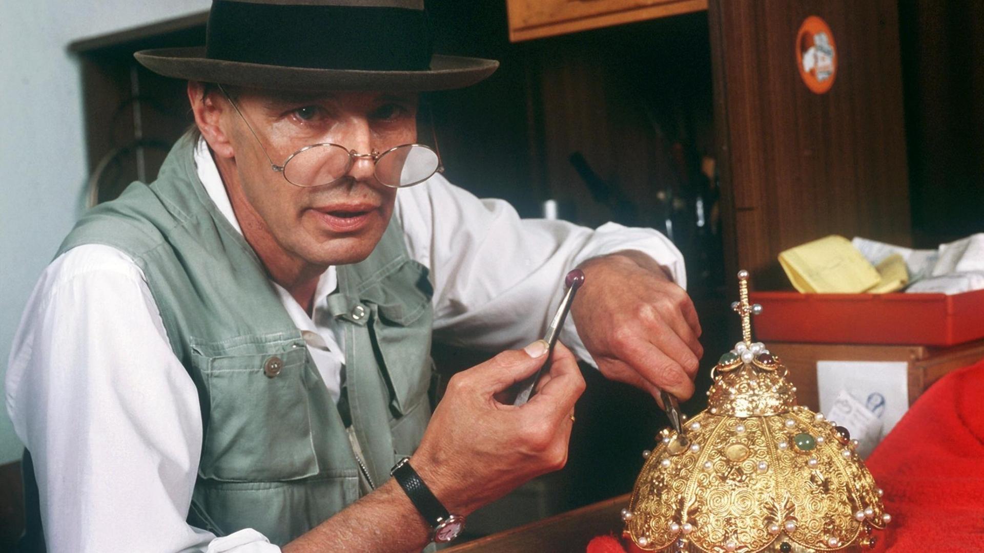 Der Künstler Joseph Beuys Der Künstler Joseph Beuys
