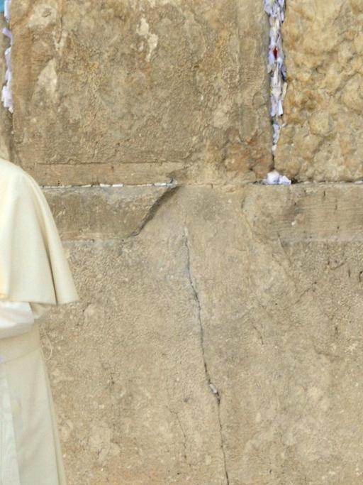 Der emeritierte Papst Benedikt XVI. im Jahr 2009 an der Klagemauer in Jerusalem