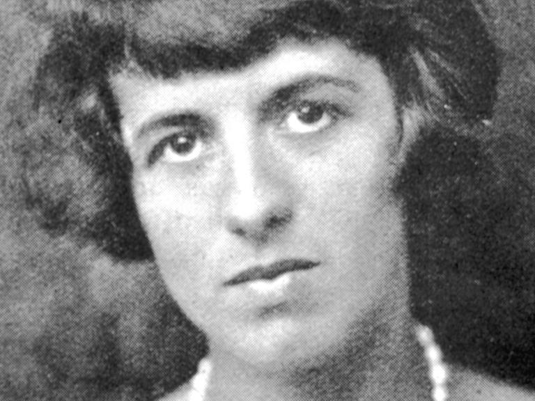 Die junge Enid Blyton (1897-1968): Die weltbekannte Kinderbuch-Autorin im Alter von Mitte 20