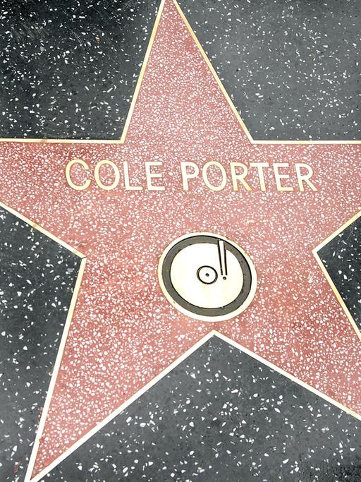 Der Stern von Cole Porter auf dem Hollywood Walk of Fame in Los Angeles wurde posthum am 21.5.2007 eingesetzt