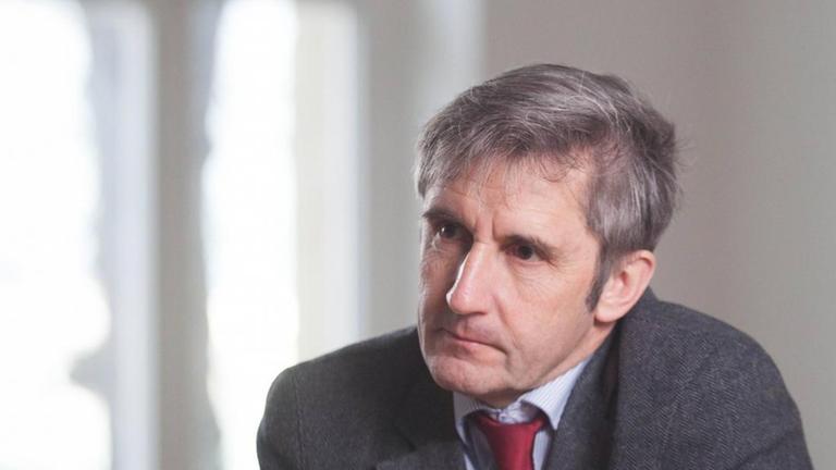 Frank Richter in einer Interview-Situation. Richter war jahrelang Leiter der Landeszentrale für politische Bildung in Sachsen. Frank Richter in einer Interview-Situation. Richter war jahrelang Leiter der Landeszentrale für politische Bildung in Sachsen.