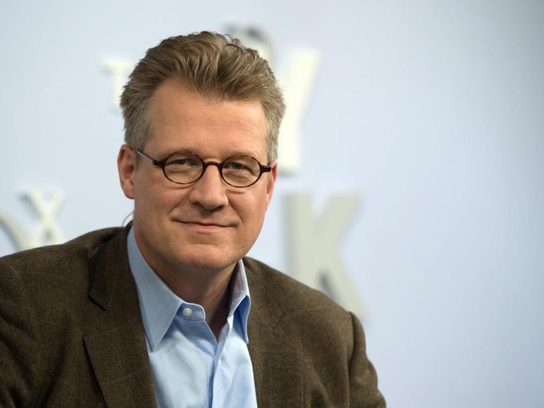 Der Historiker Philipp Blom aufgenommen im Oktober 2016, auf der 68. Frankfurter Buchmesse, in Frankfurt/Main (Hessen).