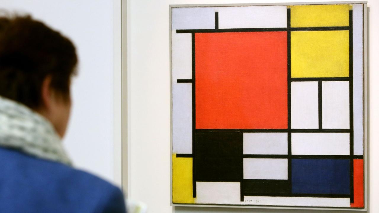 Das Bild "Komposition mit Linien und Farben III" von Piet Mondrian hängt am 30.01.2014 im Museum Bucerius Kunst Forum in Hamburg in der Ausstellung "Mondrian. Farbe". Die Ausstellung ist vom 01.02.2014 bis zum 11.05.2014 für Besucher geöffnet. Das Bild "Komposition mit Linien und Farben III" von Piet Mondrian hängt am 30.01.2014 im Museum Bucerius Kunst Forum in Hamburg in der Ausstellung "Mondrian. Farbe". Die Ausstellung ist vom 01.02.2014 bis zum 11.05.2014 für Besucher geöffnet.