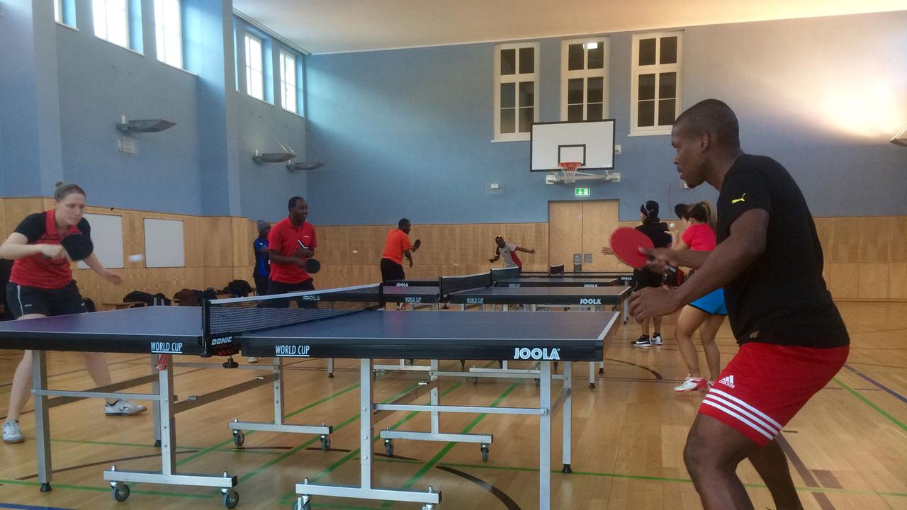 Tischtennistraining an der Uni Leipzig Tischtennistraining an der Uni Leipzig
