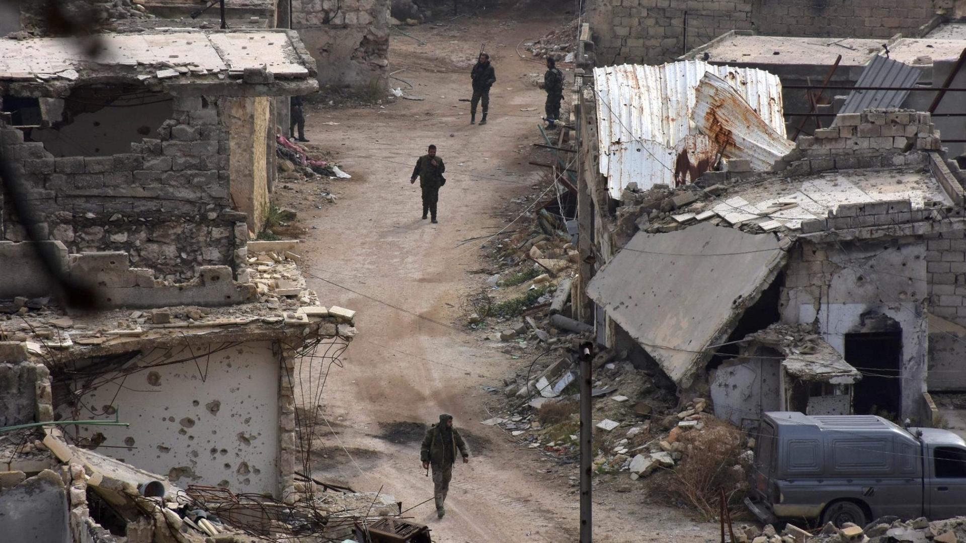 Syrische Regierungstruppen in Aleppo. Syrische Regierungstruppen in Aleppo.