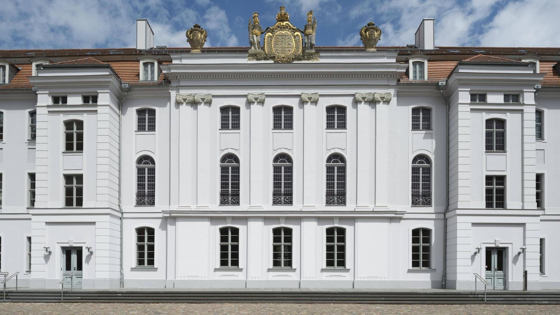 Das Hauptgebäude der Universität Greifswald. Das Hauptgebäude der Universität Greifswald.
