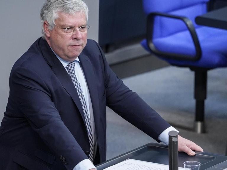 Aktuell, 19.05.2021, Berlin, Juergen Hardt im Portrait bei seiner Rede Aktuelle Stunde zu den Raketenangriffen auf Israel und der Eskalation der Gewalt bei der 229. Sitzung des Deutschen Bundestag in Berlin