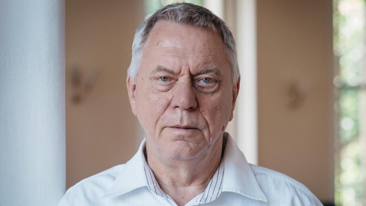 Johan Simons, Intendant und Regisseur am Schauspielhaus Bochum, Porträt Johan Simons, Intendant und Regisseur am Schauspielhaus Bochum, Porträt