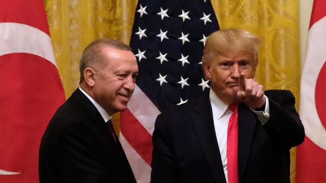 US-Präsident Donald J. Trump (rechts im Bild) mit dem türkischen Präsidenten Recep Tayyip Erdogan bei einer Pressekonferenz im Weißen Haus in Washington am 13. November 2019