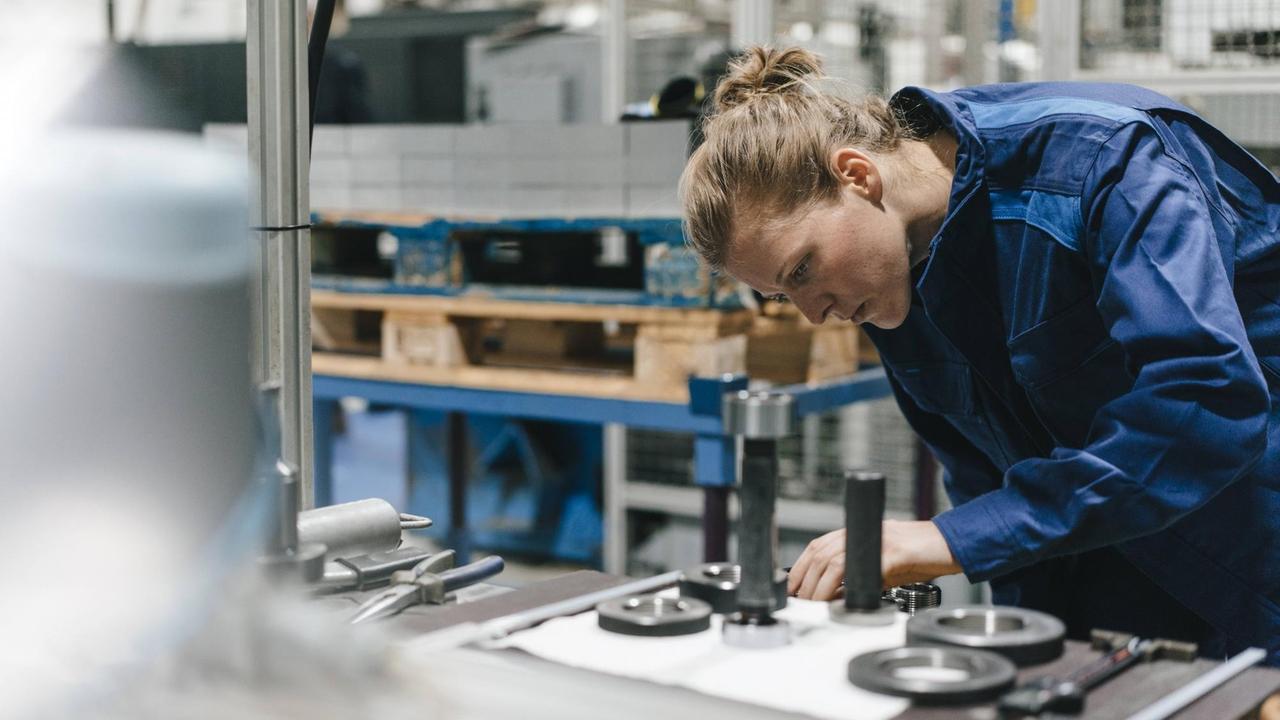 Der Facharbeitermangel verstärkt das Problem der Unternehmensnachfolge noch einmal Der Facharbeitermangel verstärkt das Problem der Unternehmensnachfolge noch einmal