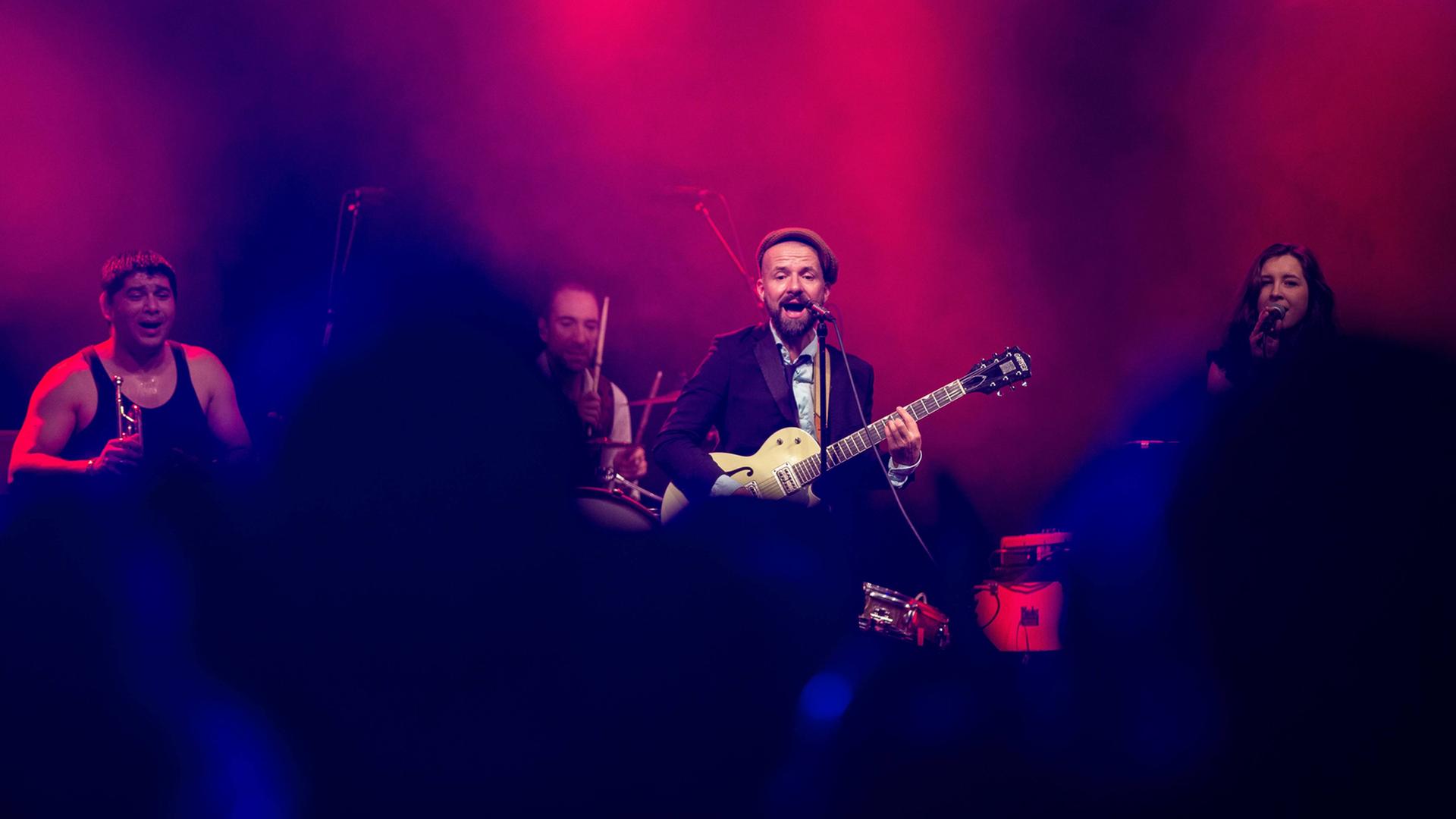 Shantel und das Bucovina Club Orkestar. Shantel und das Bucovina Club Orkestar.