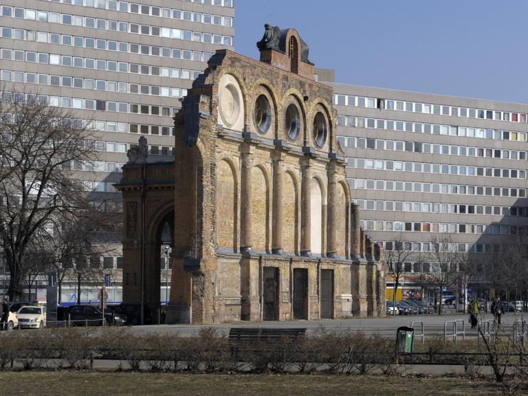 Die Ruine des Anhalter Bahnhofs in Berlin.