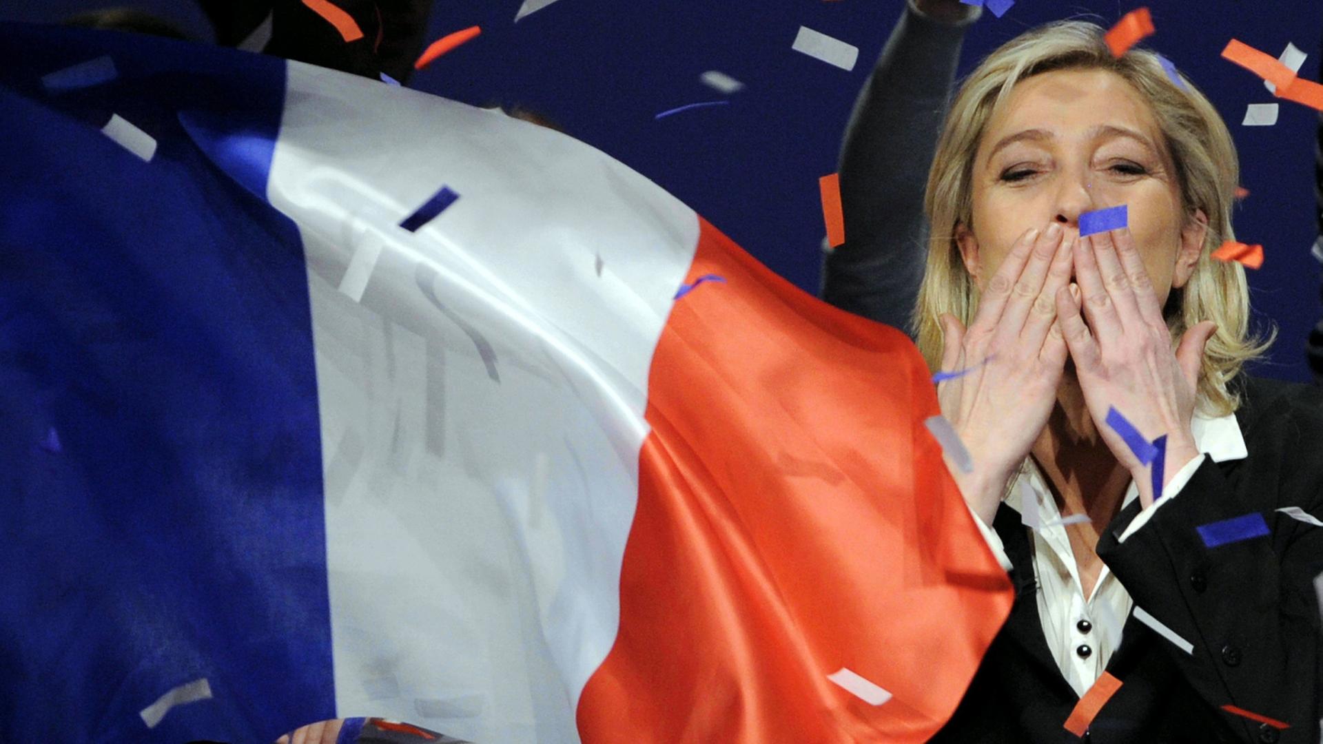 Marine Le Pen, Chefin des Front National, bei einem Treffen ihrer Partei in Metz Marine Le Pen, Chefin des Front National, bei einem Treffen ihrer Partei in Metz