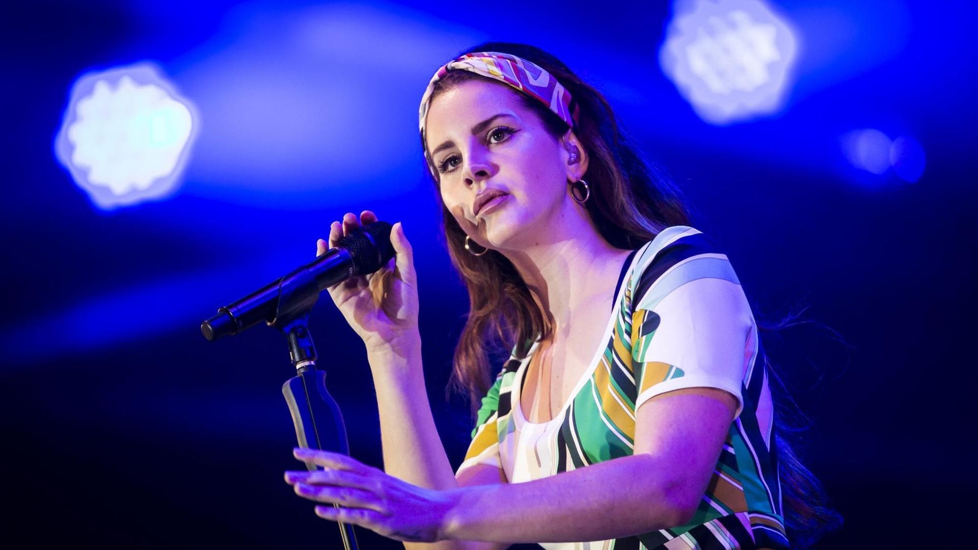 Lana Del Rey comments. File photo dated 27/05/17 of Lana Del Rey, who has defended her controversial comments on double standards in the music industry following a backlash and allegations of racism. Issue date: Friday May 22, 2020. The singer posted a lengthy message to Instagram denying her lyrics are anti-feminist or glamorise abuse and named-checked other female stars, including Beyonce, Doja Cat, Cardi B, Camila Cabello and Nicki Minaj. See PA story SHOWBIZ DelRey. Photo credit should read: Danny Lawson/PA Wire URN:53838848 Lana Del Rey comments. File photo dated 27/05/17 of Lana Del Rey, who has defended her controversial comments on double standards in the music industry following a backlash and allegations of racism. Issue date: Friday May 22, 2020. The singer posted a lengthy message to Instagram denying her lyrics are anti-feminist or glamorise abuse and named-checked other female stars, including Beyonce, Doja Cat, Cardi B, Camila Cabello and Nicki Minaj. See PA story SHOWBIZ DelRey. Photo credit should read: Danny Lawson/PA Wire URN:53838848