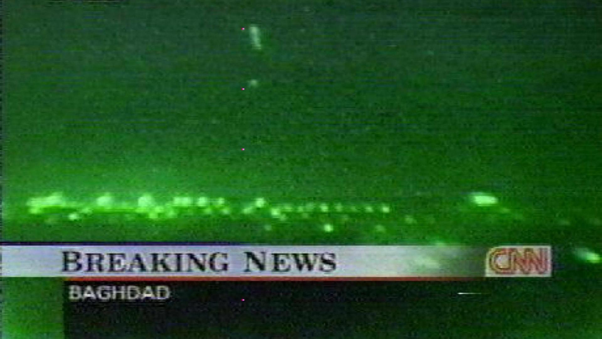 Live-Aufnahmen von den US-Luftangriffen gegen den Irak 1998 im Programm von CNN Live-Aufnahmen von den US-Luftangriffen gegen den Irak 1998 im Programm von CNN