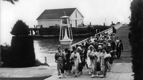 Japanerinnen bei ihrer Ankunft an der Westküste (1920er Jahre)