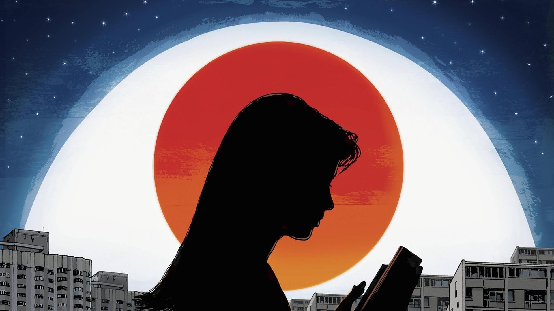 Symbolbild: Ein großes Auge überwacht eine Frau in der Stadt bei Nacht. Die Frau ist mit ihrem Smartphone beschäftigt, im Hintergrund ist eine Wohnhochhaussiedlung zu sehen. Symbolbild: Ein großes Auge überwacht eine Frau in der Stadt bei Nacht. Die Frau ist mit ihrem Smartphone beschäftigt, im Hintergrund ist eine Wohnhochhaussiedlung zu sehen.