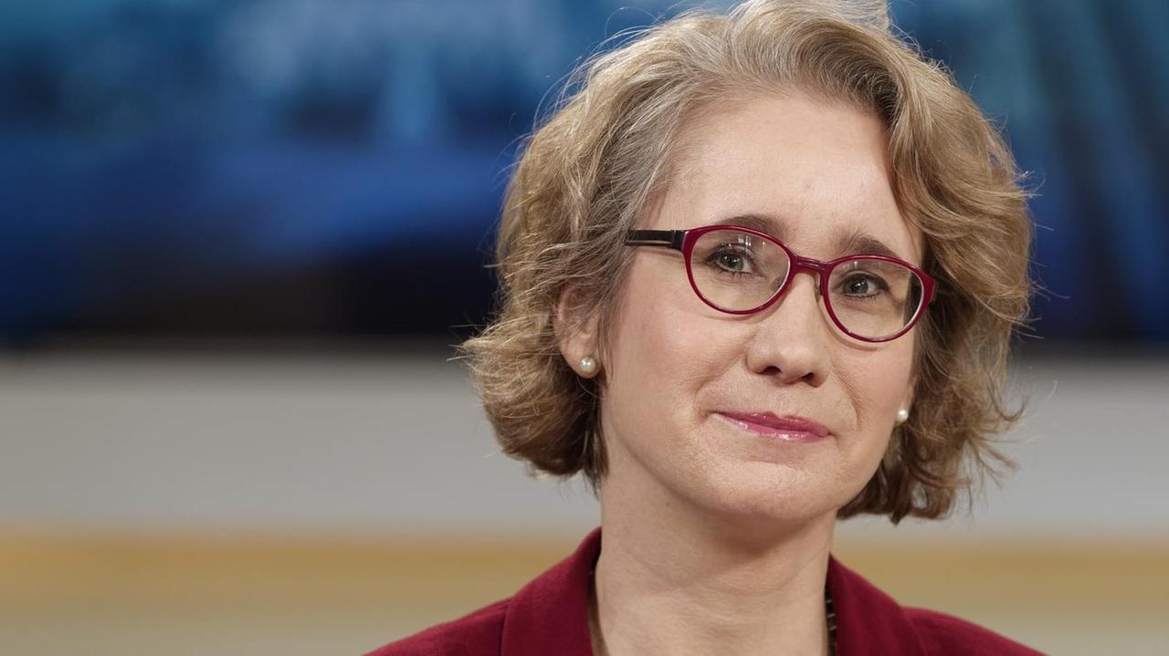 Die Sinologin und Politikwissenschaftlerlin Kristin Shi-Kupfer. Die Sinologin und Politikwissenschaftlerlin Kristin Shi-Kupfer.