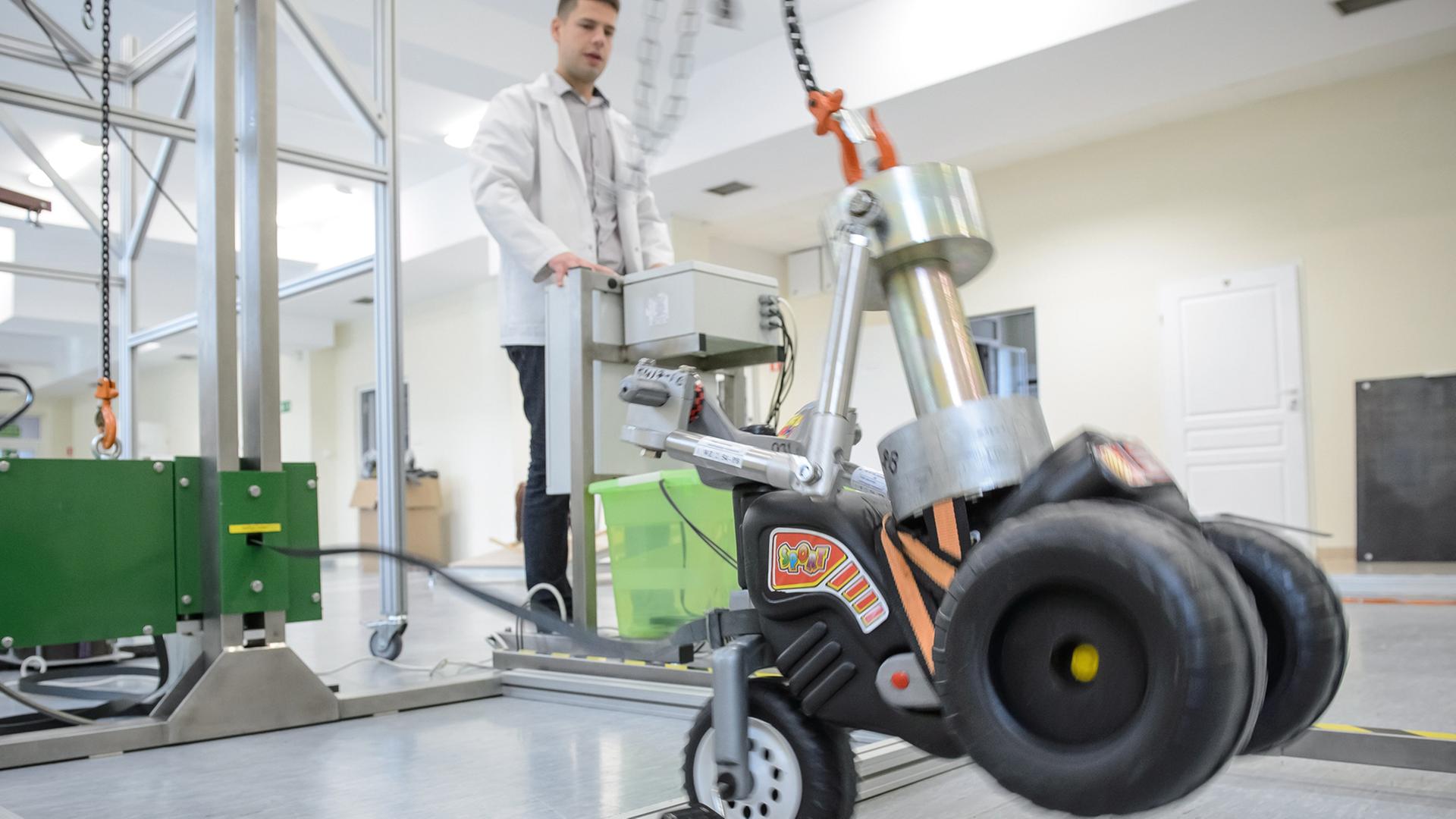 Sinnvoller Verbraucherschutz: Testlabor für Kinderspielzeug Sinnvoller Verbraucherschutz: Testlabor für Kinderspielzeug