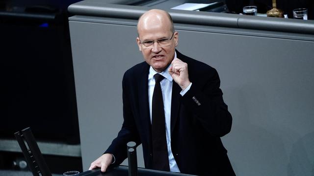 Ralph Brinkhaus (CDU), Vorsitzender der CDU/CSU-Bundestagsfraktion, spricht während der Generaldebatte zum Bundeshaushalt im Bundestag.