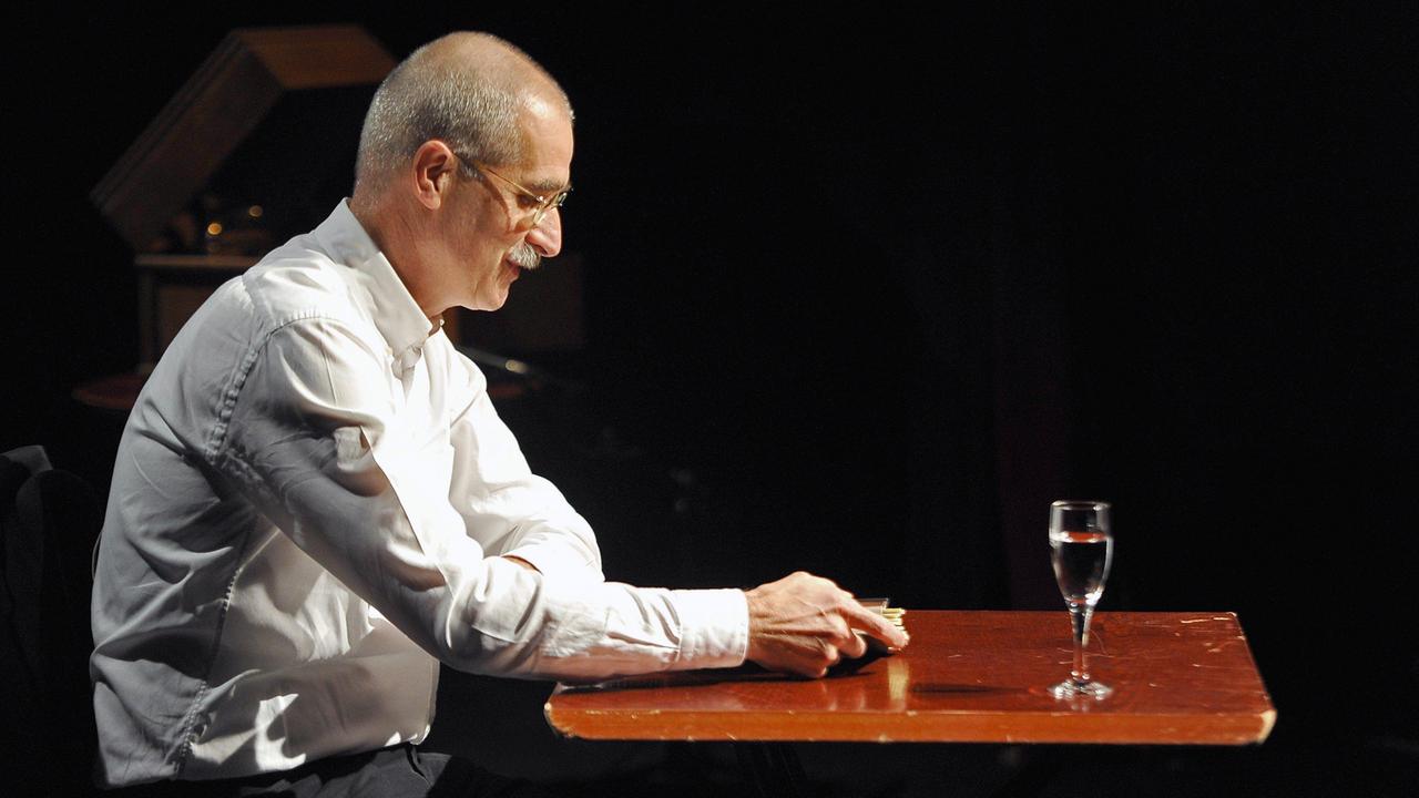 Der Journalist Sergej Lochthofen bei einer Lesung in Erfurt 2012. Der Journalist Sergej Lochthofen bei einer Lesung in Erfurt 2012.
