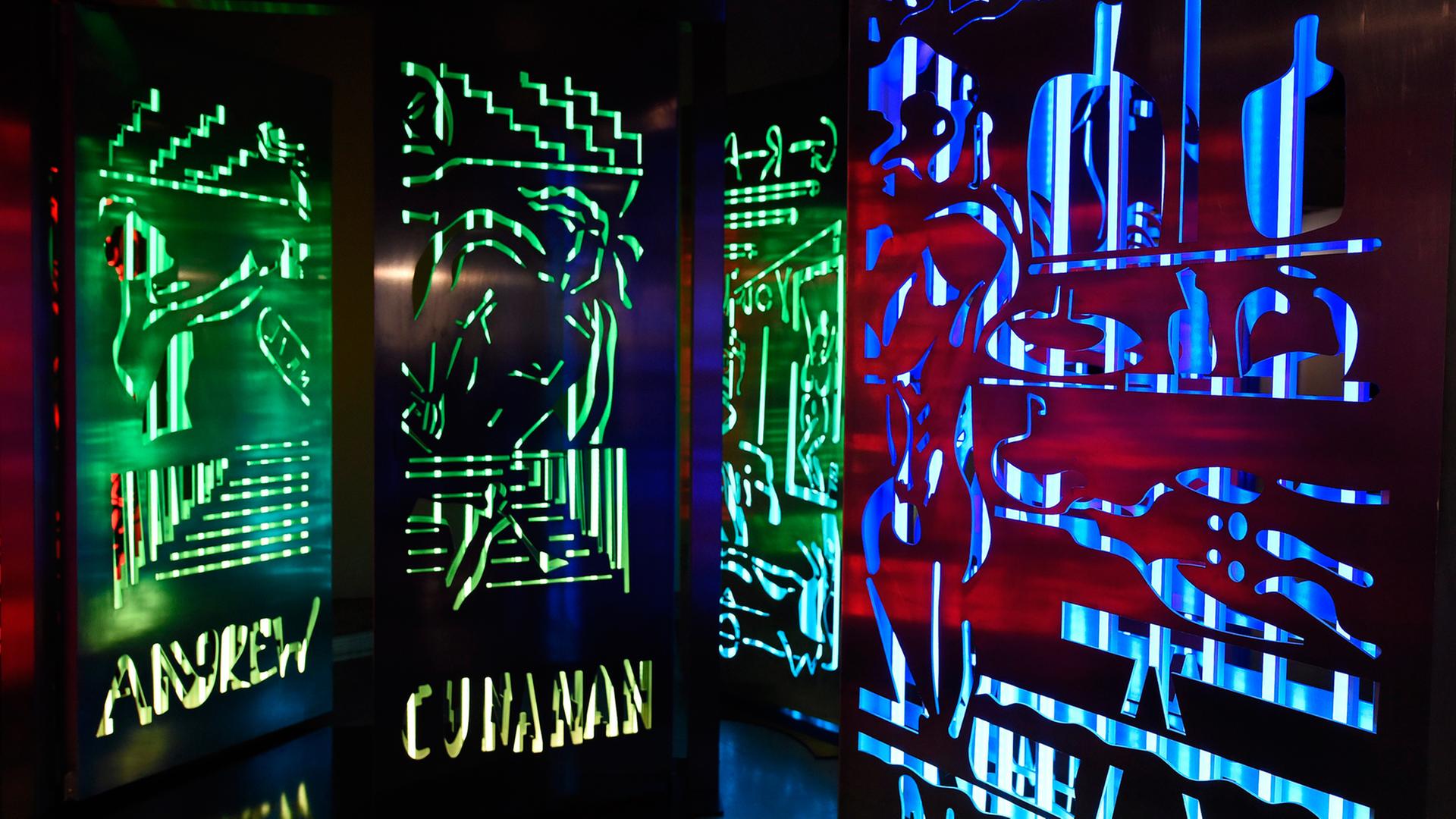 Neon-Kunstwerke von der Villa Design Group in der Mathew Gallery, ausgestellt während der Art Basel Miami Beach 2015 in Florida. Neon-Kunstwerke von der Villa Design Group in der Mathew Gallery, ausgestellt während der Art Basel Miami Beach 2015 in Florida.