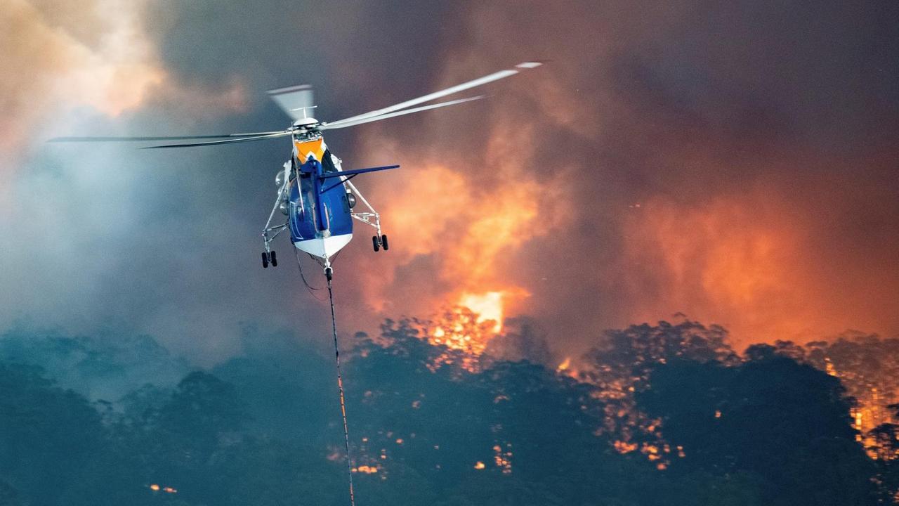 Die Feuerwehr im Bundesstaat Victoria kämpft gegen die Flammen. Die Feuerwehr im Bundesstaat Victoria kämpft gegen die Flammen.