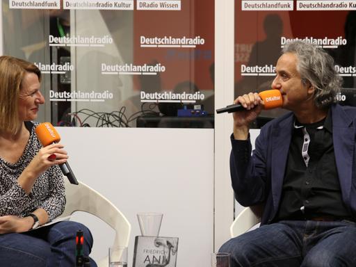 Der Schriftsteller Friedrich Ani im Gespräch mit Susanne Führer