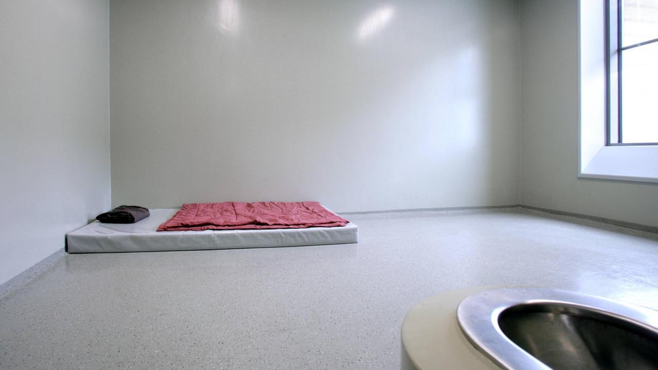 Kriseninterventionsraum in der Klinik für Forensische Psychiatrie des Landschaftsverbandes Westfalen-Lippe (LWL) in Dortmund Kriseninterventionsraum in der Klinik für Forensische Psychiatrie des Landschaftsverbandes Westfalen-Lippe (LWL) in Dortmund