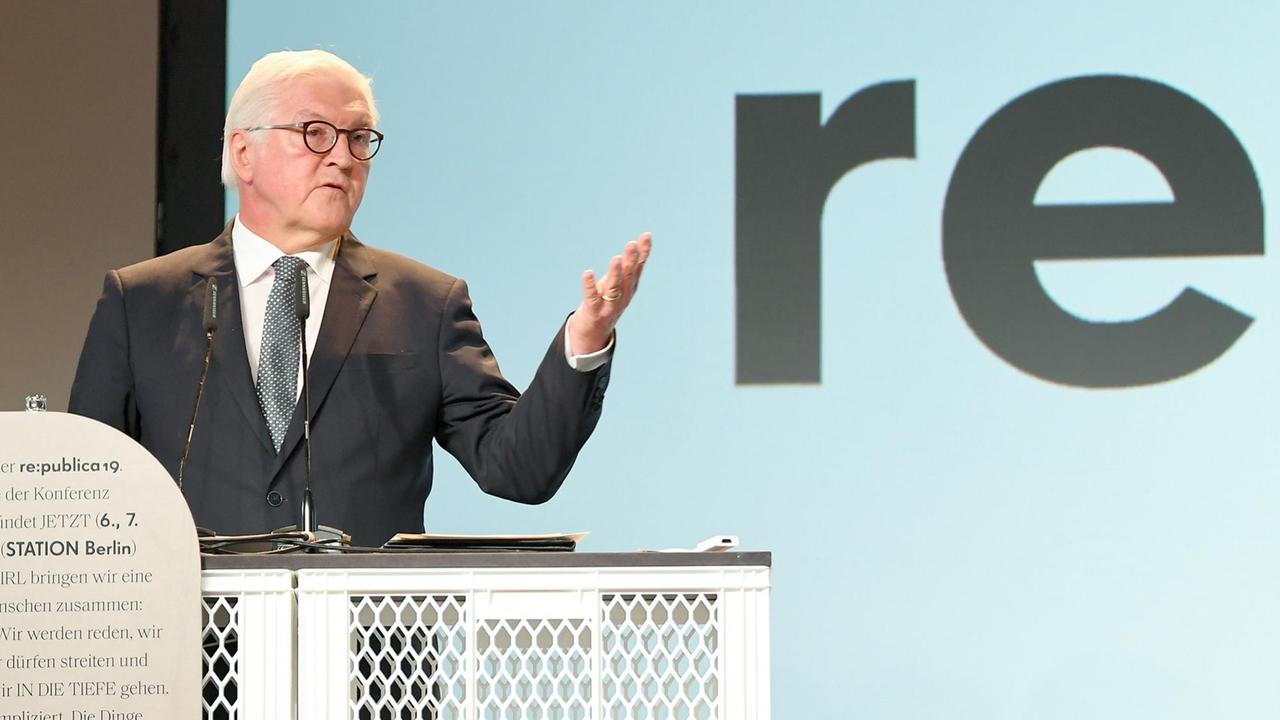 Bundespräsident Frank-Walter Steinmeier spricht auf der Internetkonferenz "re:publica". Bundespräsident Frank-Walter Steinmeier spricht auf der Internetkonferenz "re:publica".