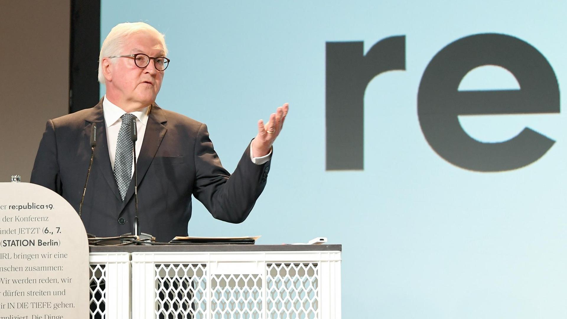 Bundespräsident Frank-Walter Steinmeier spricht auf der Internetkonferenz "re:publica". Bundespräsident Frank-Walter Steinmeier spricht auf der Internetkonferenz "re:publica".