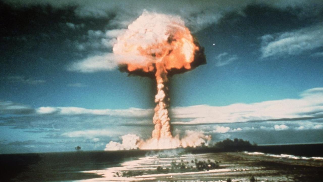Eine explodierende Atombombe Eine explodierende Atombombe