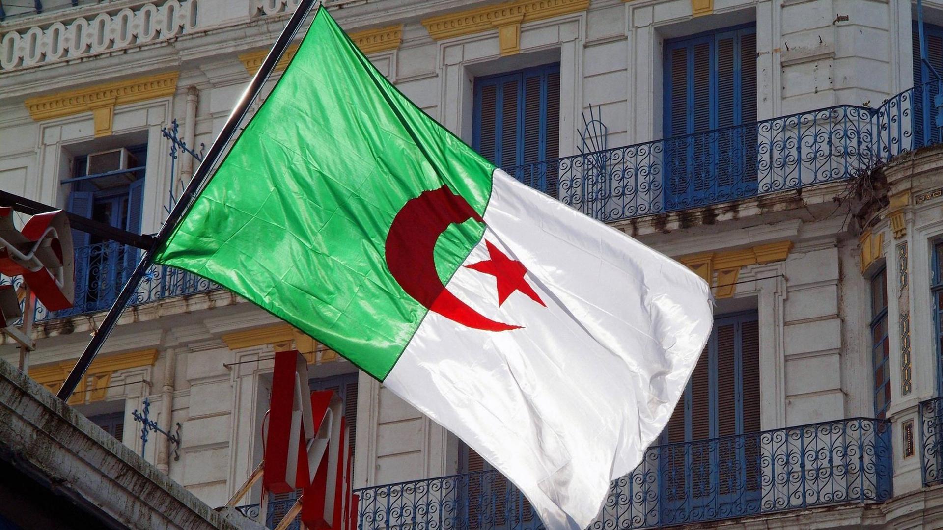 Algerien - 49 Todesurteile wegen Lynchmord an angeblichem Brandstifter - Urteile in lebenslang umgewandelt