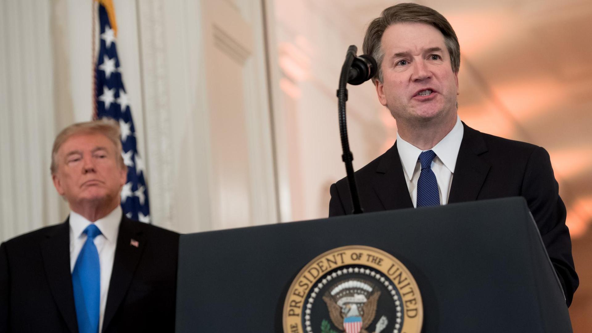 Der Richter Brett Kavanaugh spricht, nachdem US-Präsident Donald Trump für den Supreme Court nominiert hat. Der Richter Brett Kavanaugh spricht, nachdem US-Präsident Donald Trump für den Supreme Court nominiert hat.