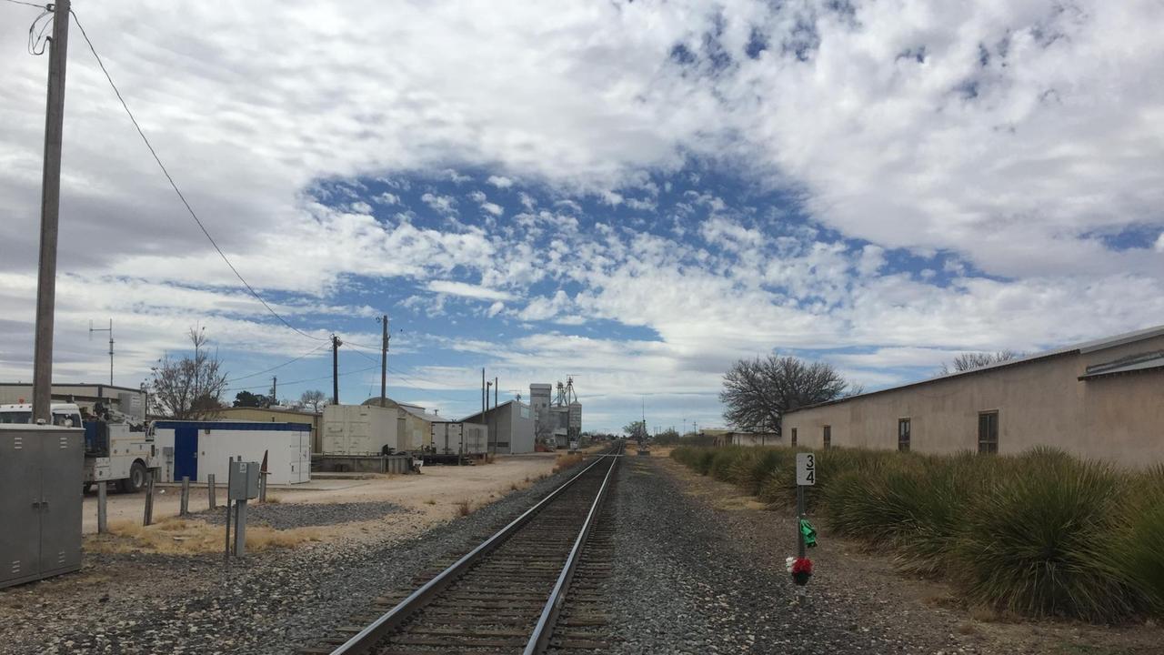 Bahngleis durch Marfa. Bahngleis durch Marfa.
