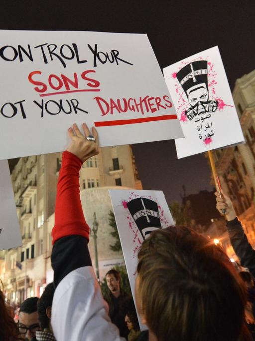 Demonstration gegen sexuelle Gewalt gegen Frauen in Kairo