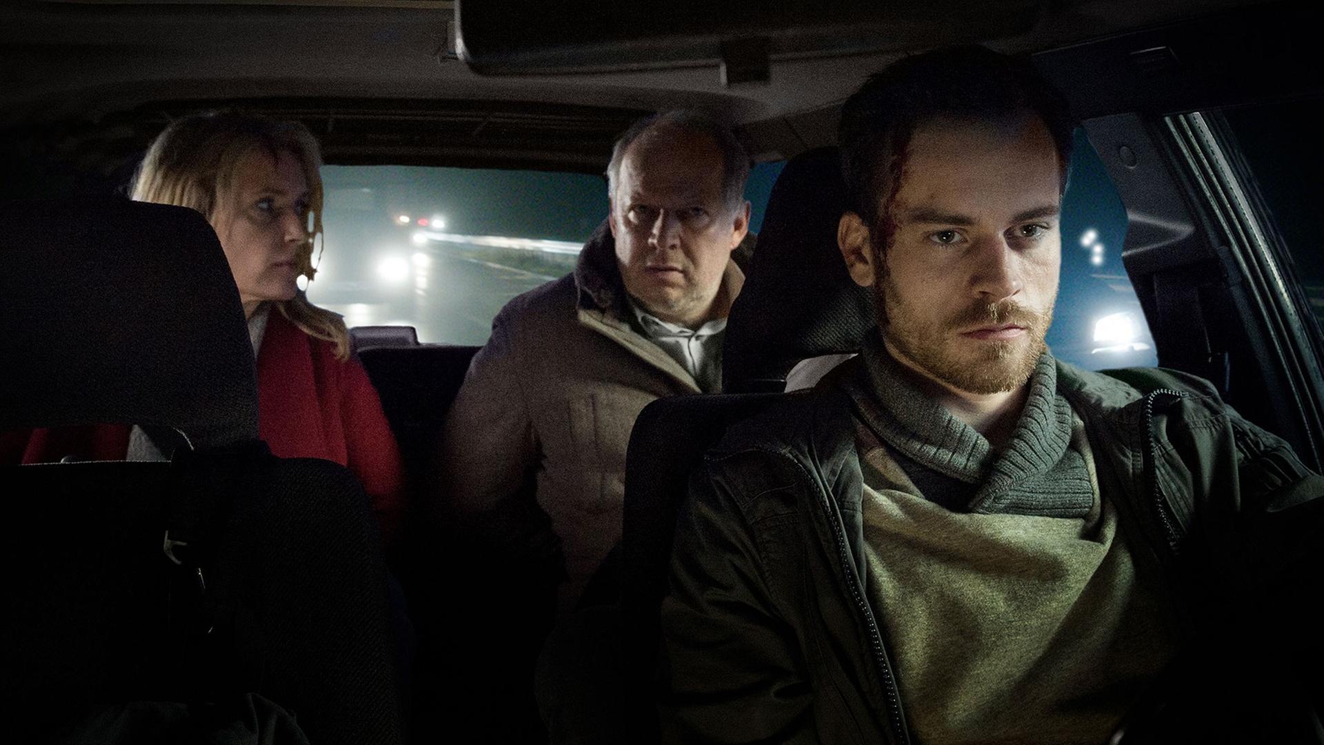 Im Jubiläumsfall sitzen die Kommissarin Charlotte Lindholm (Maria Furtwängler) und ihr Berufskollege Klaus Borowski (Axel Milberg) gemeinsam im „Taxi nach Leipzig“. Im Jubiläumsfall sitzen die Kommissarin Charlotte Lindholm (Maria Furtwängler) und ihr Berufskollege Klaus Borowski (Axel Milberg) gemeinsam im „Taxi nach Leipzig“.