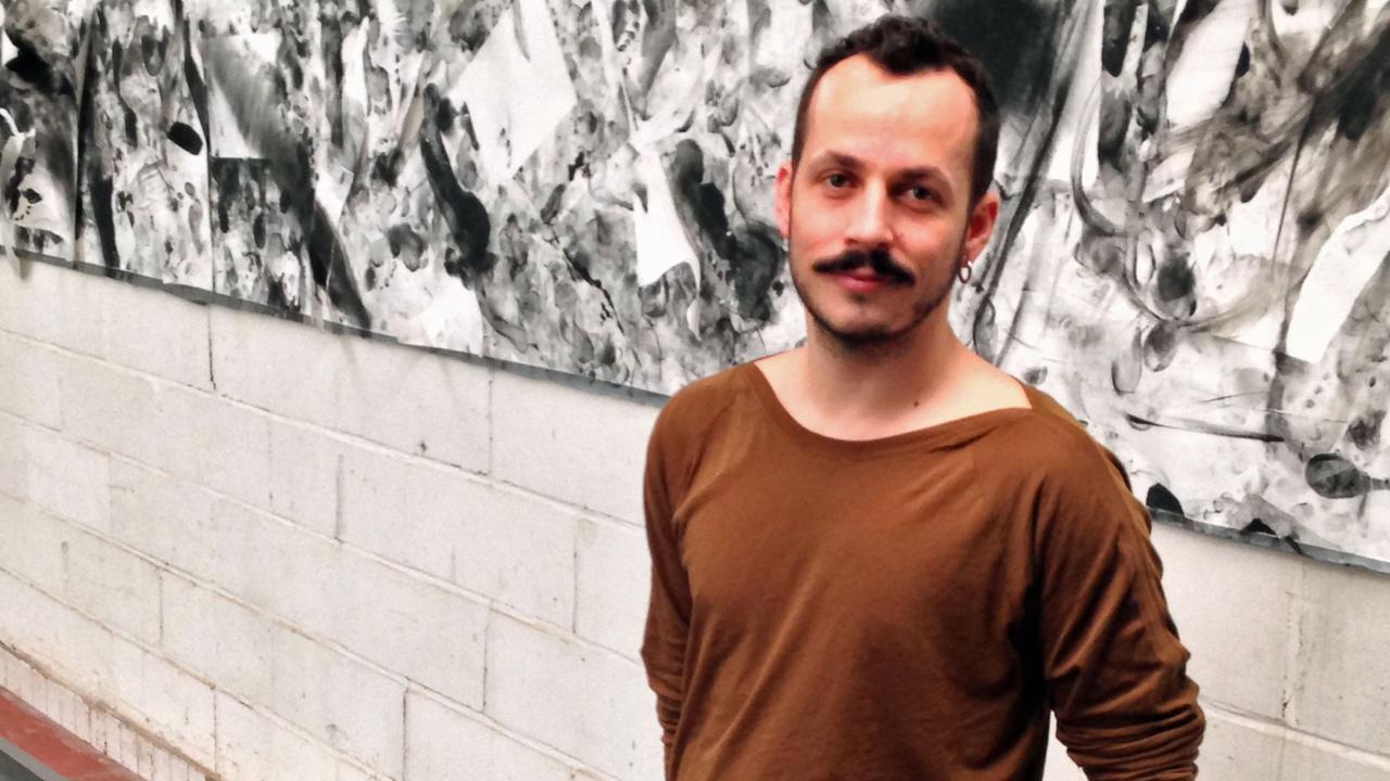 Der Künstler Paulo Guerreiro, aufgenommen im Kulturzentrum "Veerman" in Antwerpen Der Künstler Paulo Guerreiro, aufgenommen im Kulturzentrum "Veerman" in Antwerpen